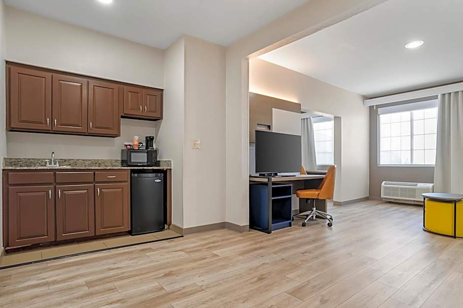 Comfort Suites Hattiesburg near University