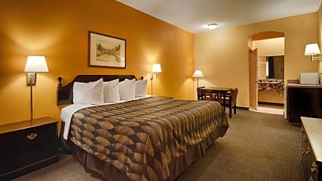 1 King Bed, Non-Smoking, Microwave And Refrigerator, Flat Screen Television, High Speed Internet Acc