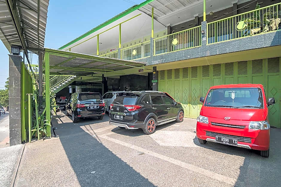 RedDoorz Syariah near Museum Wisma Karya Subang