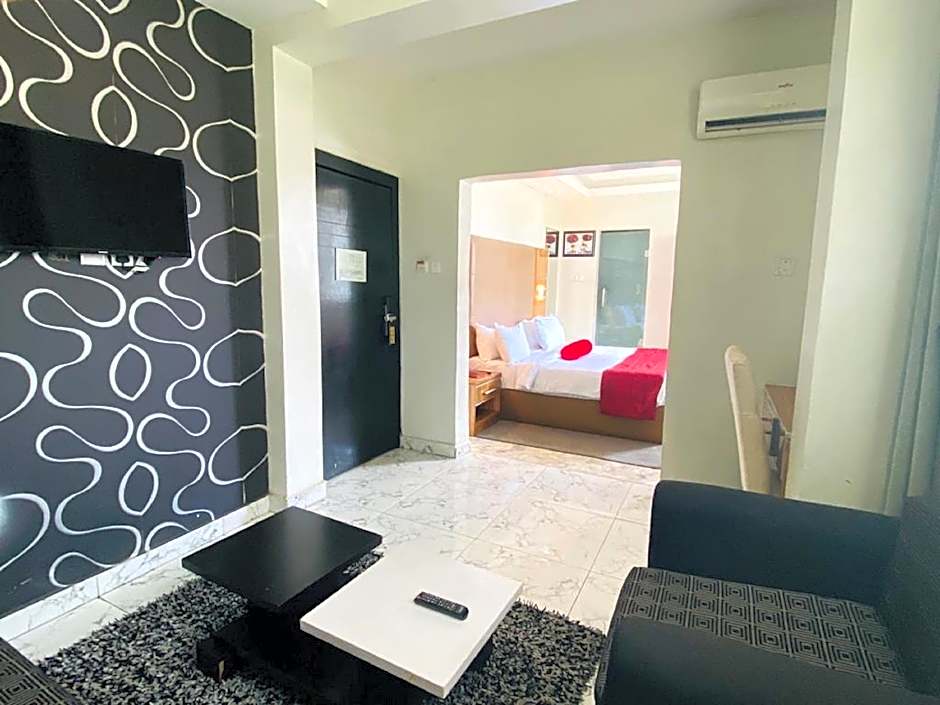 Glee Hotel