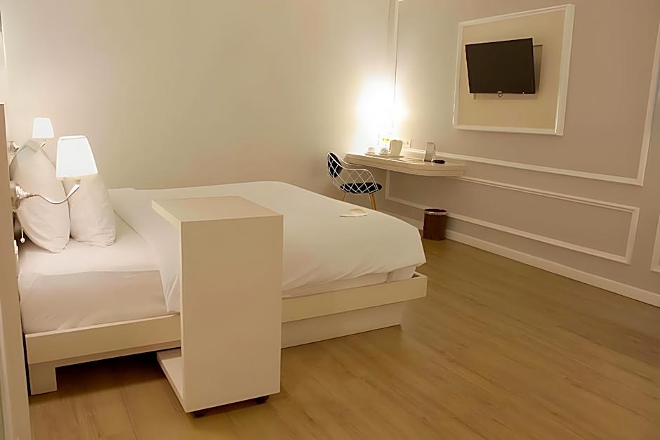 Maxonehotels At Glodok