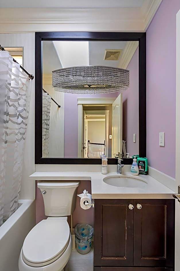 Luxurious Multi-Family Home in Vancouver West, 10 Mins Downtown