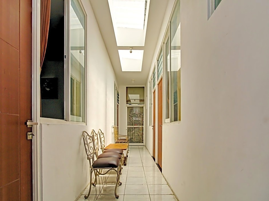 OYO 90077 Live Homestay