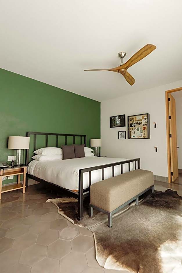 Foto 1 dari 10 — Deluxe Studio 1 King Bed