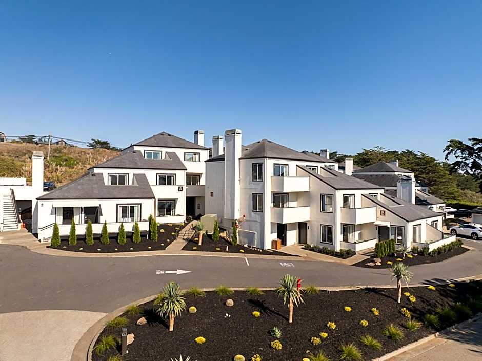 Bodega Coast Inn and Suites