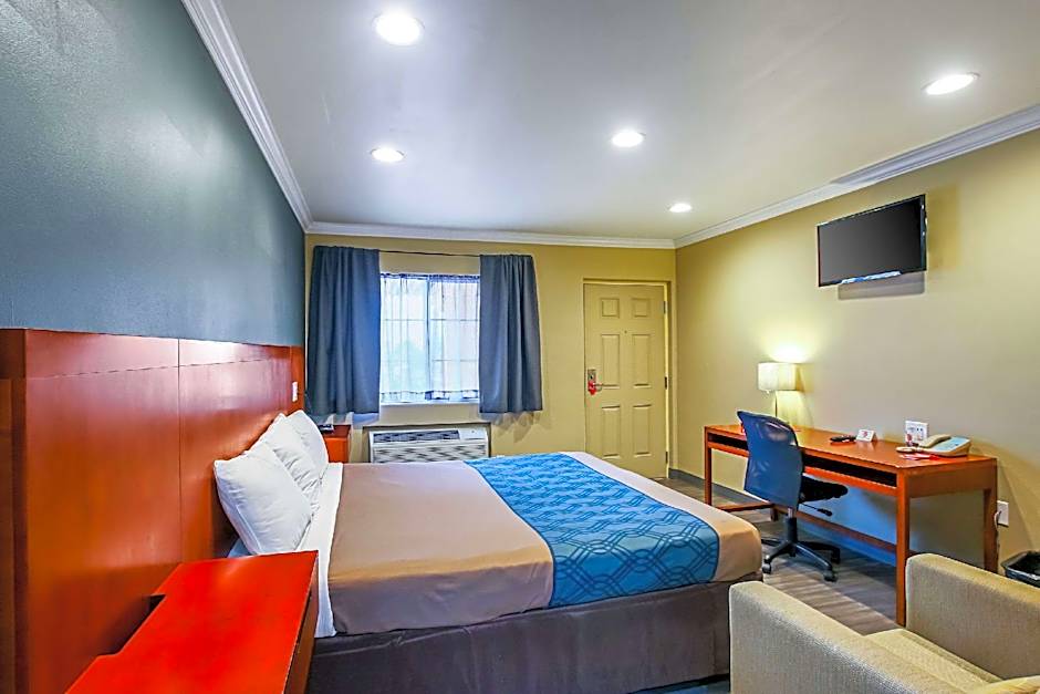 Econo Lodge San Bernardino I-215