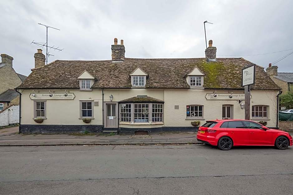King Deluxe Ensuite with Shower-Bath and Courtyard View - Fawcett