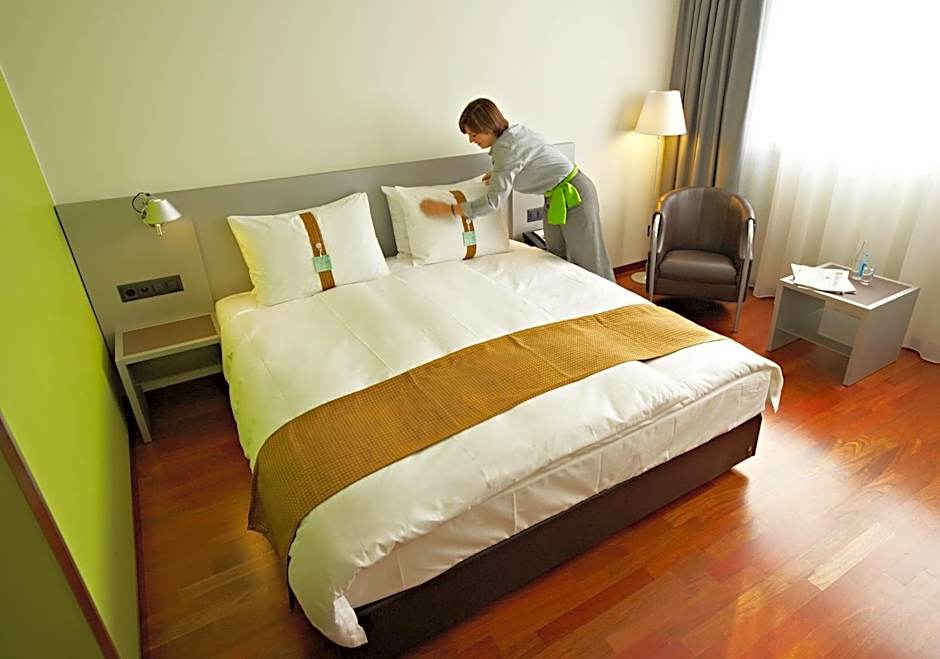 Holiday Inn Zurich Messe By IHG