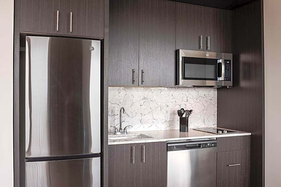 Holman Riverfront Park Hotel Salem, Tapestry by Hilton