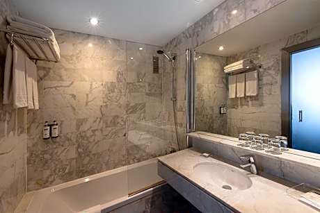 Triple Room (3 adults) (3 Twin Beds)