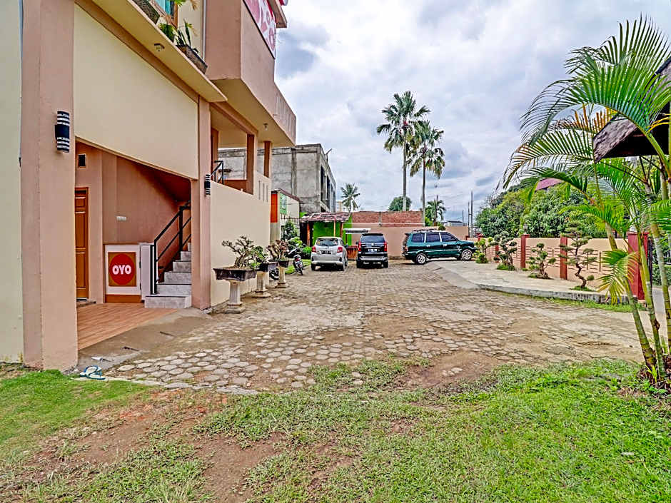 OYO 90945 Arizon Kost