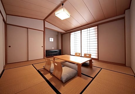 Japanese-Style Quadruple Room with Bathroom