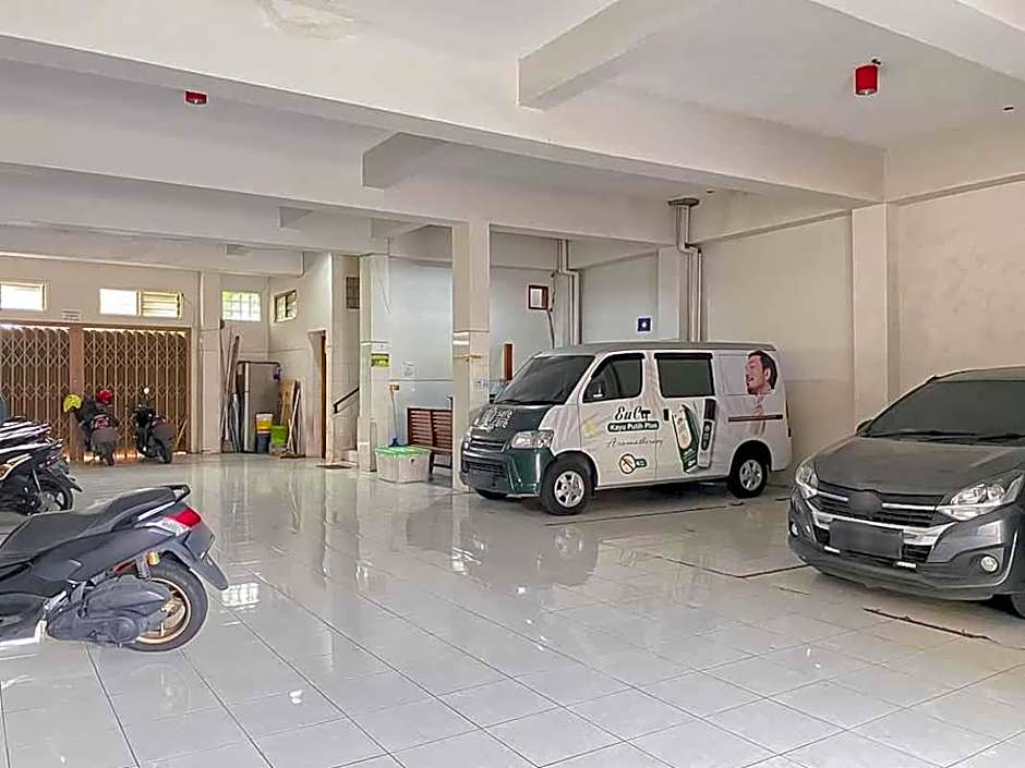 RedDoorz Near Taman Flora – Surabaja, IL
