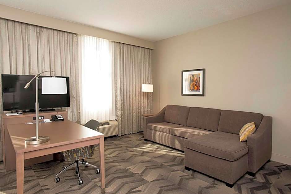 Hampton Inn By Hilton & Suites Thunder Bay, Ontario, Canada