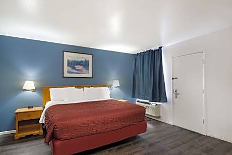 King Room - Accessible/Non Smoking