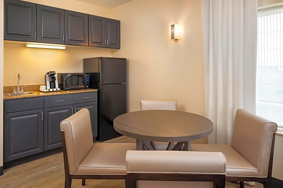 Holiday Inn Hotel & Suites Maple Grove Northwest Minneapolis-Arbor Lakes By IHG