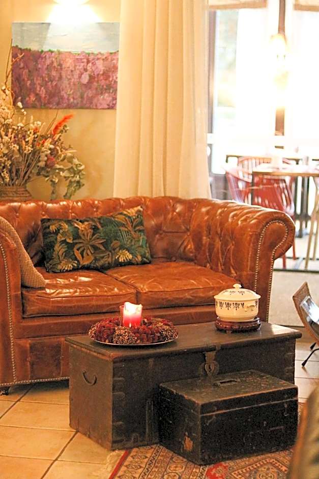 Logis Hôtel La Bastide De Grignan & Restaurant "La Chênaie"