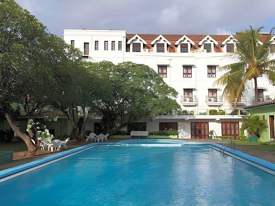 Queen'S Hotel