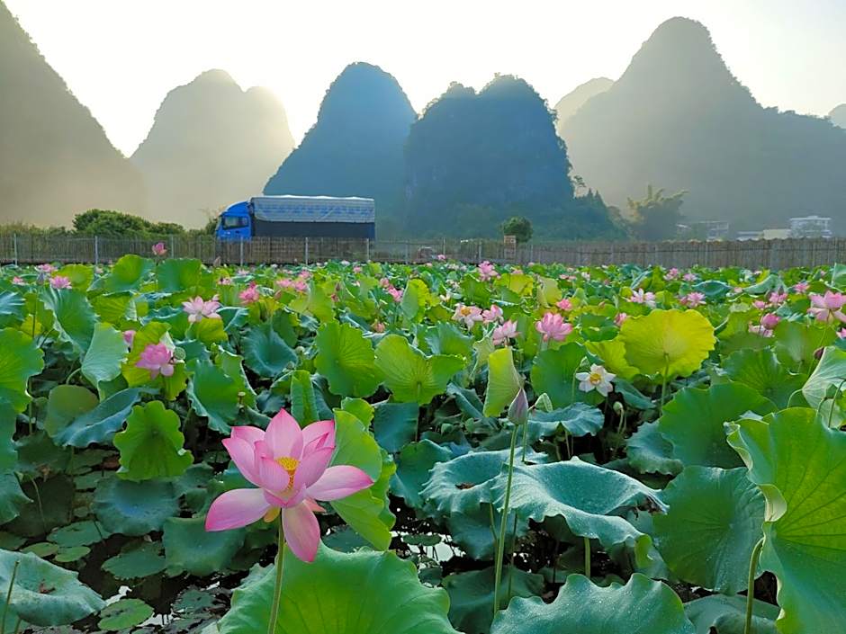 Yangshuo Tea Cozy--one way Free pick up from airport or TS 4 nights