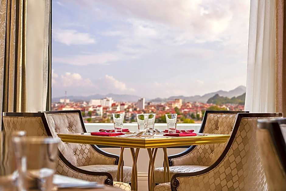 Four Points by Sheraton Lang Son