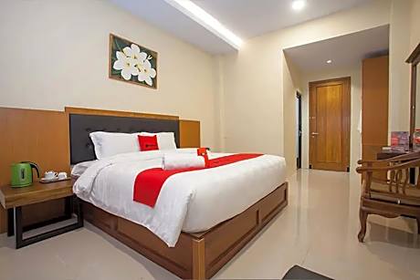 RedDoorz Suite