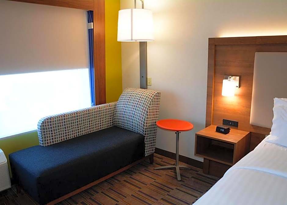 Holiday Inn Express & Suites Pittsburgh - Monroeville By IHG