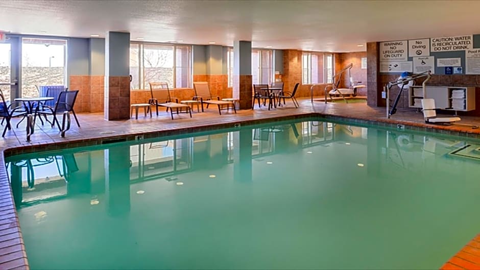 Holiday Inn Express Woodland By IHG