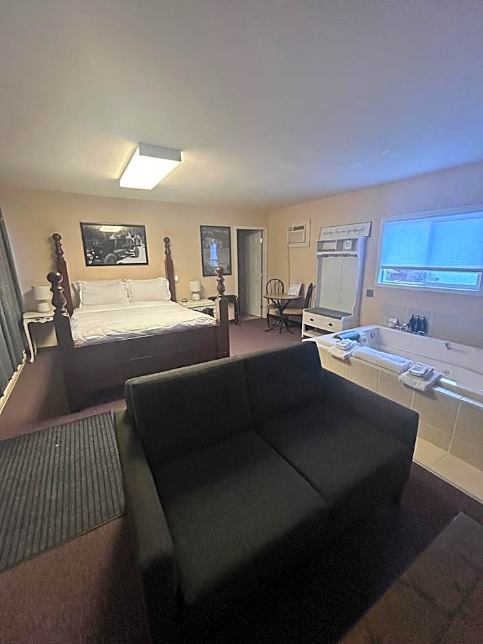 Old Towne Inne Chuckwagon Bar & Grill