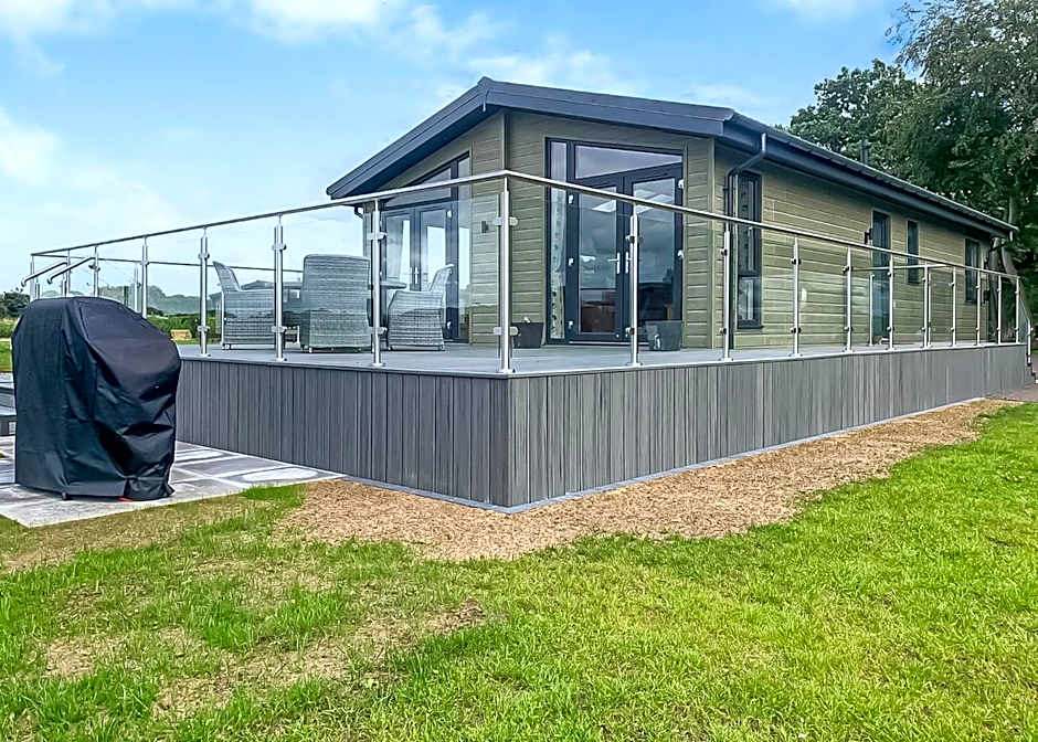 Lakeside Luxury Lodges
