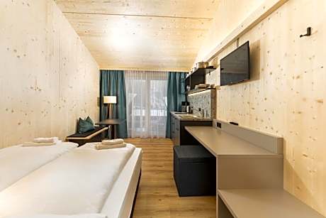 Cozy Studio Apartment with Balcony