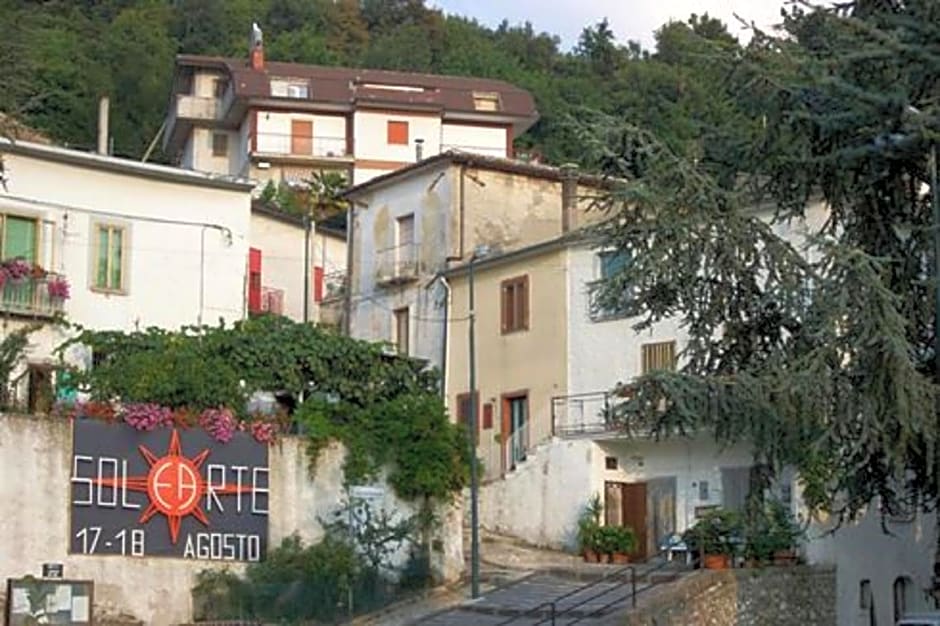 La Casa Sull'aia,AV
