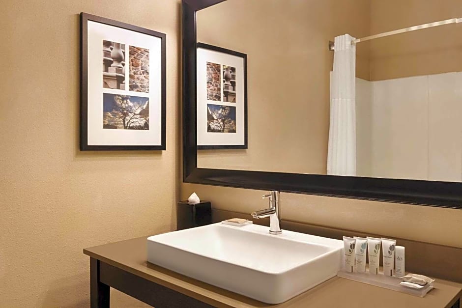Country Inn & Suites by Radisson, Albert Lea - Austin