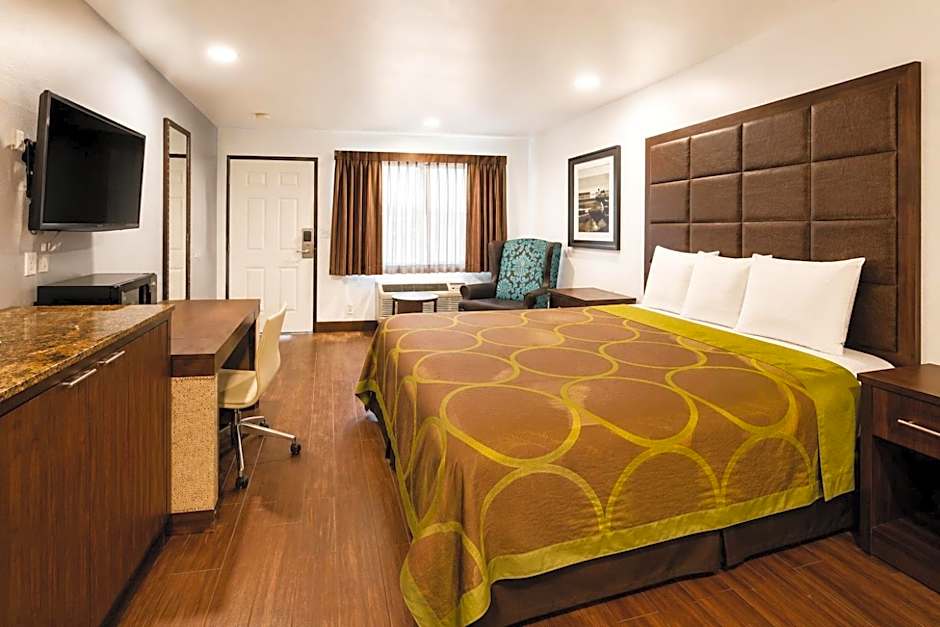 Century Motel Buena Park Anaheim I-5