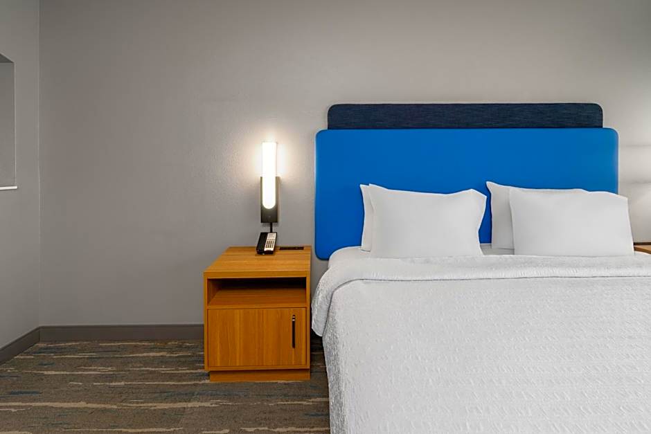 Photo 1 of 7 of 1 King Bed and 1 Queen Bed Suite