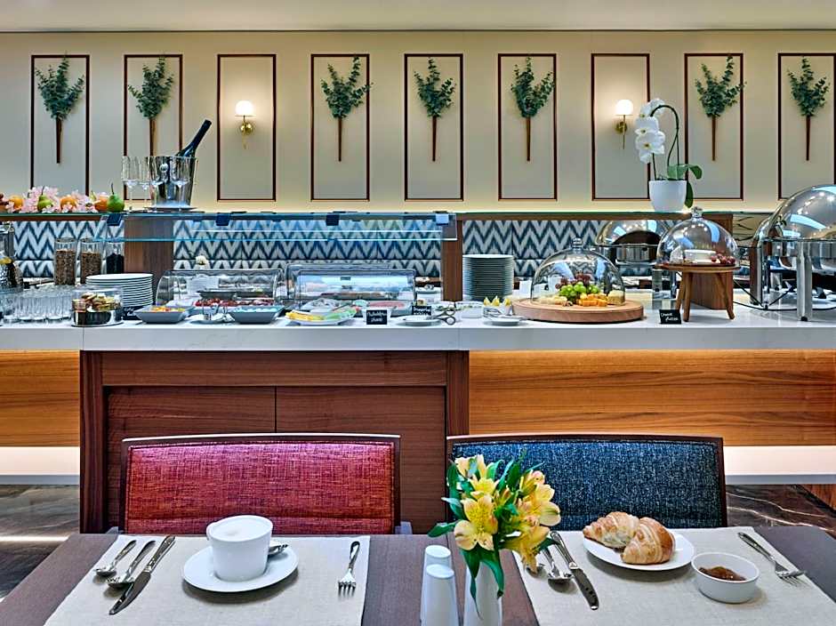 EST Grand Hotel Savoy