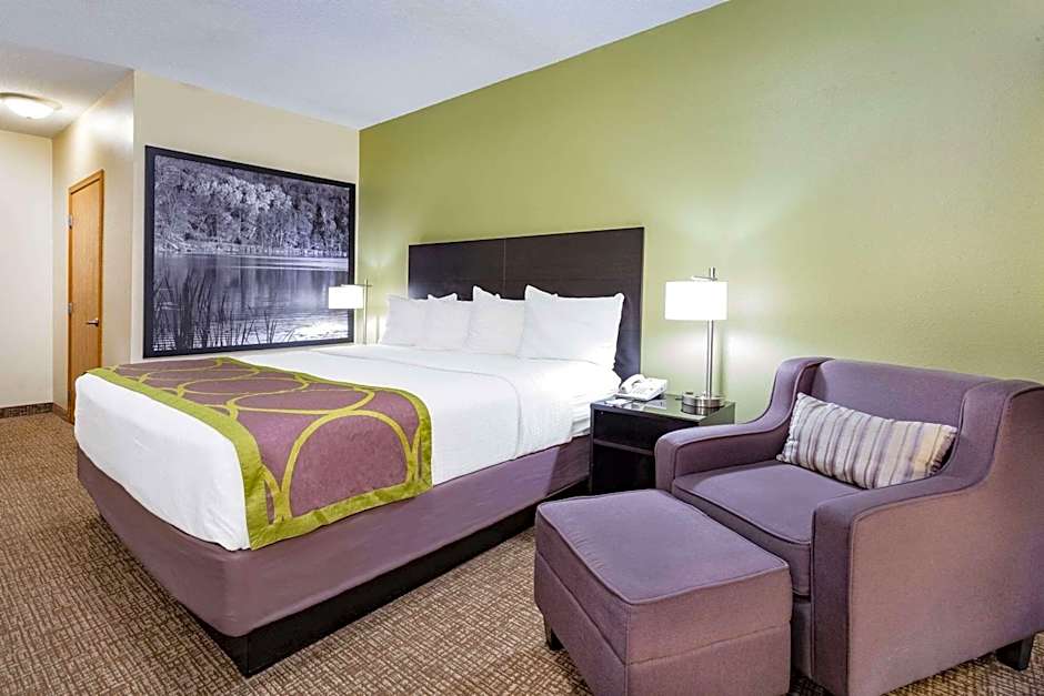 Super 8 by Wyndham Emmetsburg