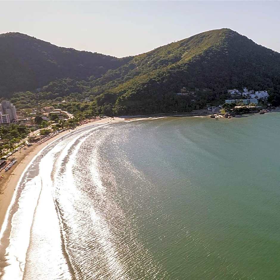 Maravilhoso apto à beira-mar