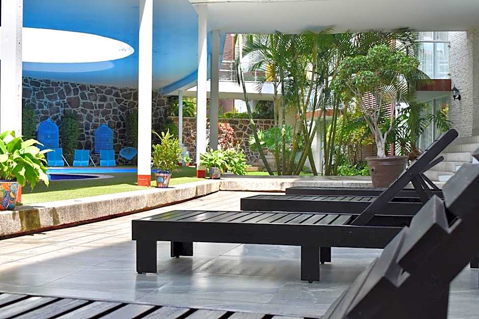 Country Hotel & Suites