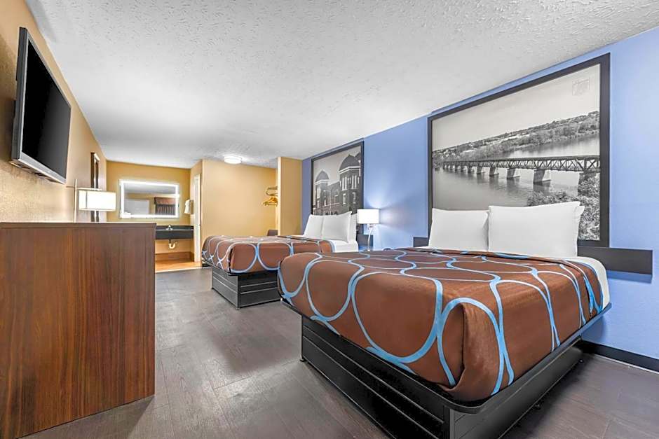 Super 8 by Wyndham Gadsden AL