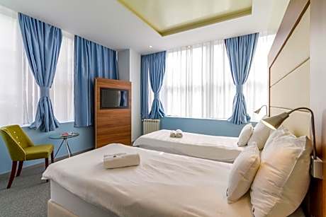 Special Offer: Double/Twin Room with Round Airport Transfer