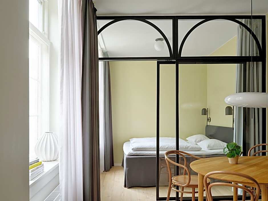 Apēron Apartment Hotel