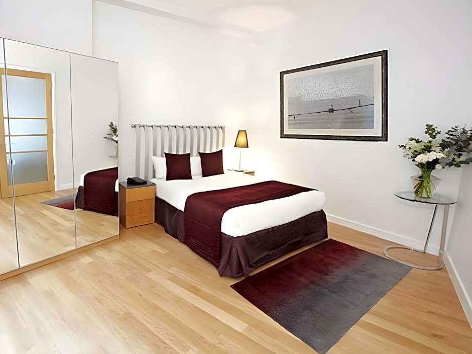 196 Bishopsgate Apartments by DMONTRIO