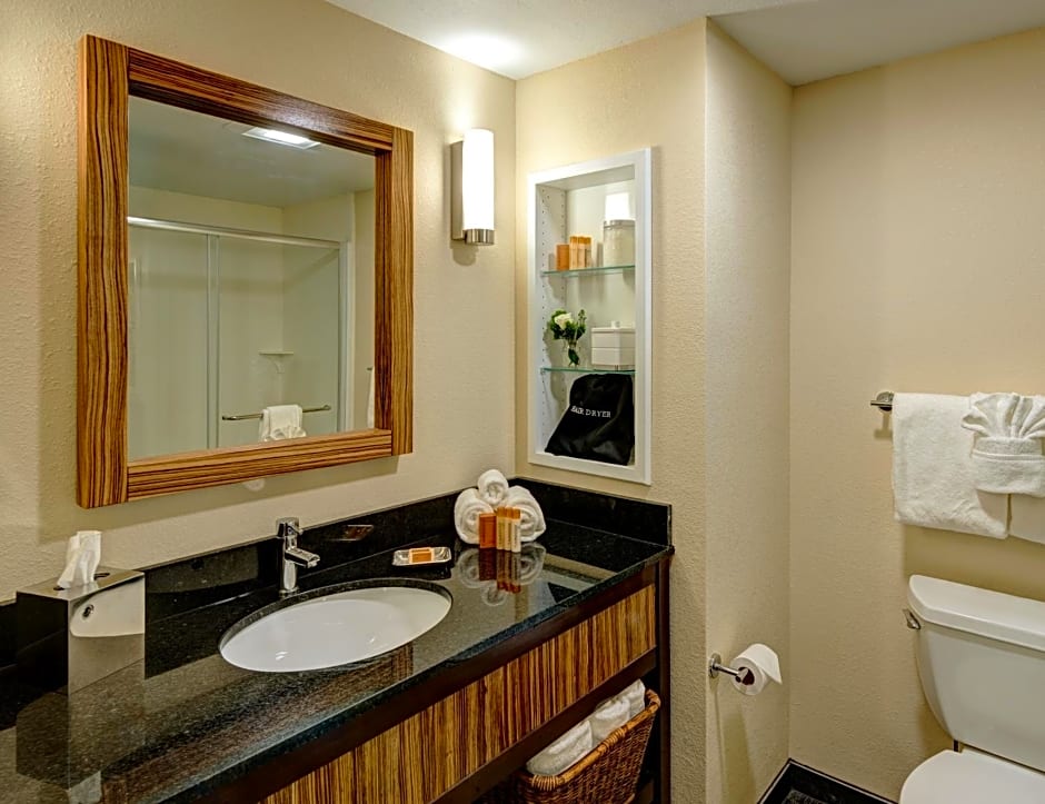 The Garrison Hotel & Suites Dover-Durham, Ascend Hotel Collection