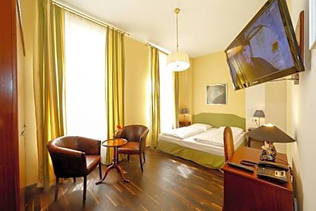 Timeout City Hotel, 5 min to city center, Self Check In