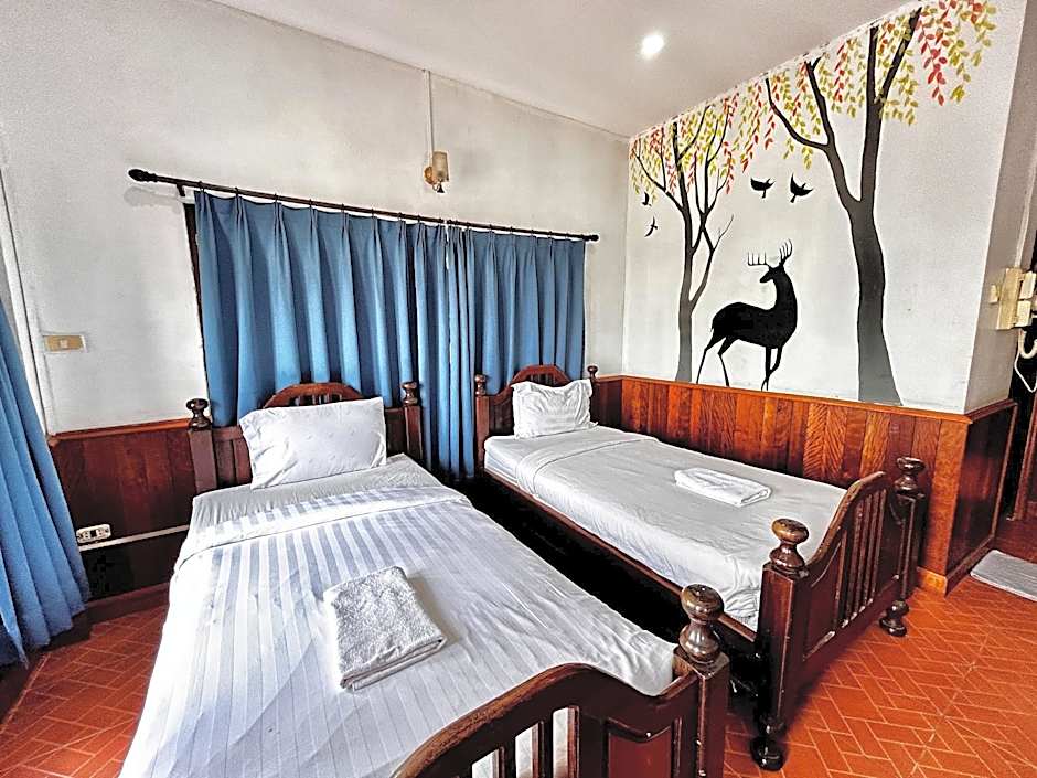 Domon Riverside Hotel