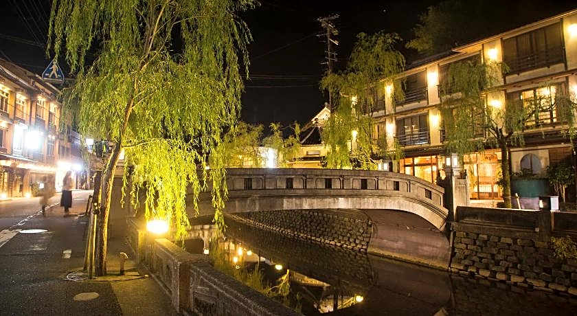 Kawaguchiya Riverside Hotel