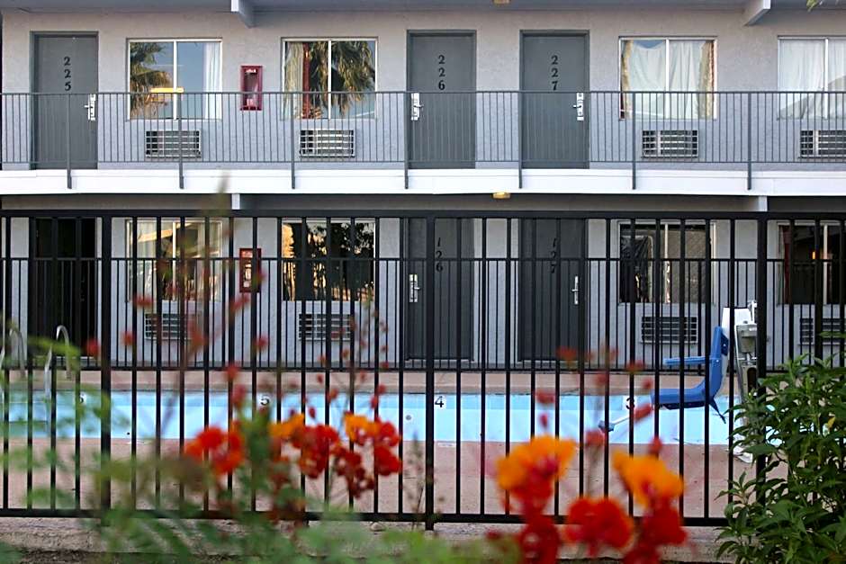 Minsk Hotels - Extended Stay, I-10 Tucson Airport