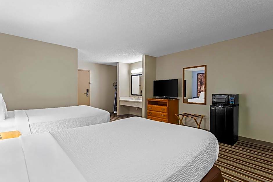 Super 8 by Wyndham Valdosta/Conf Center Area