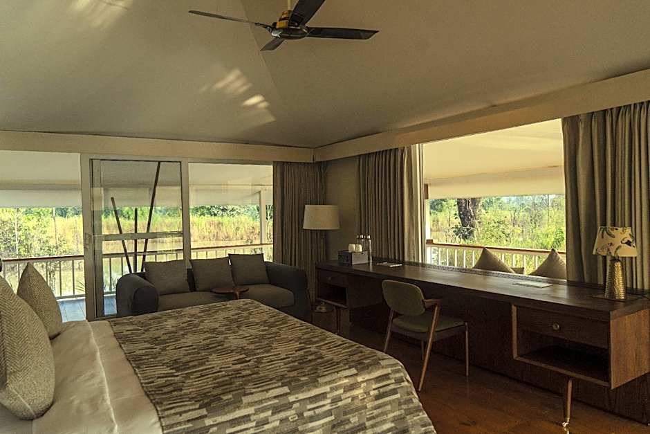 Tree of Life Ramvilas, Bandhavgarh