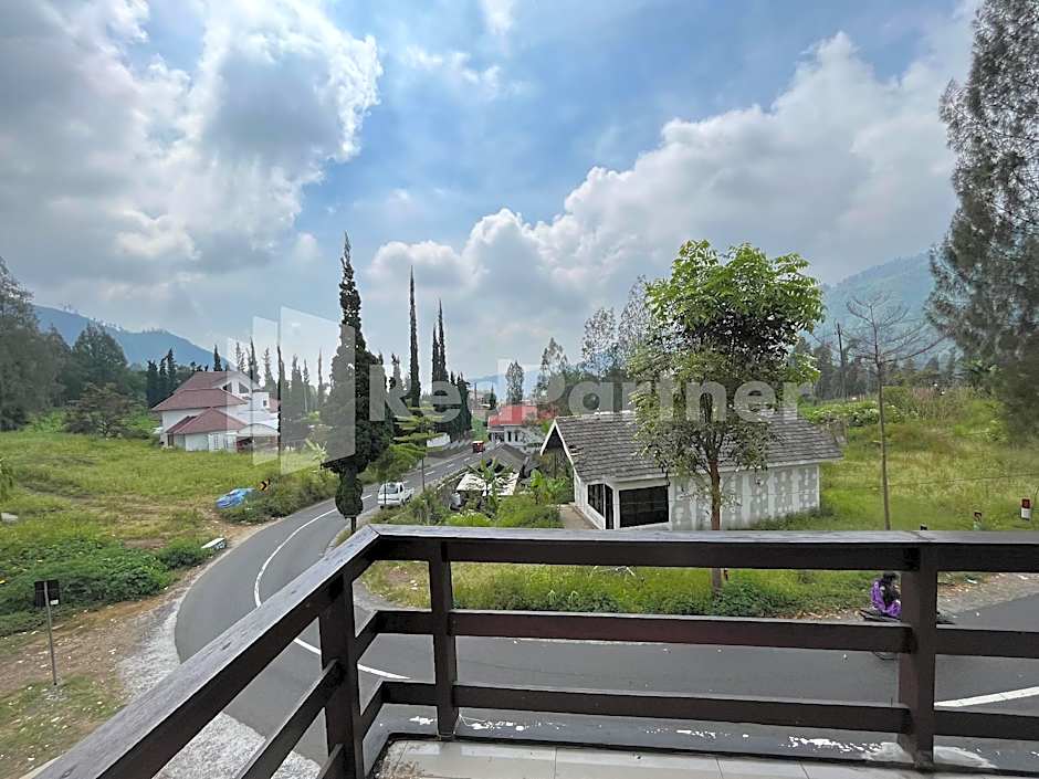 Family Homestay Syariah Bromo Mitra RedDoorz